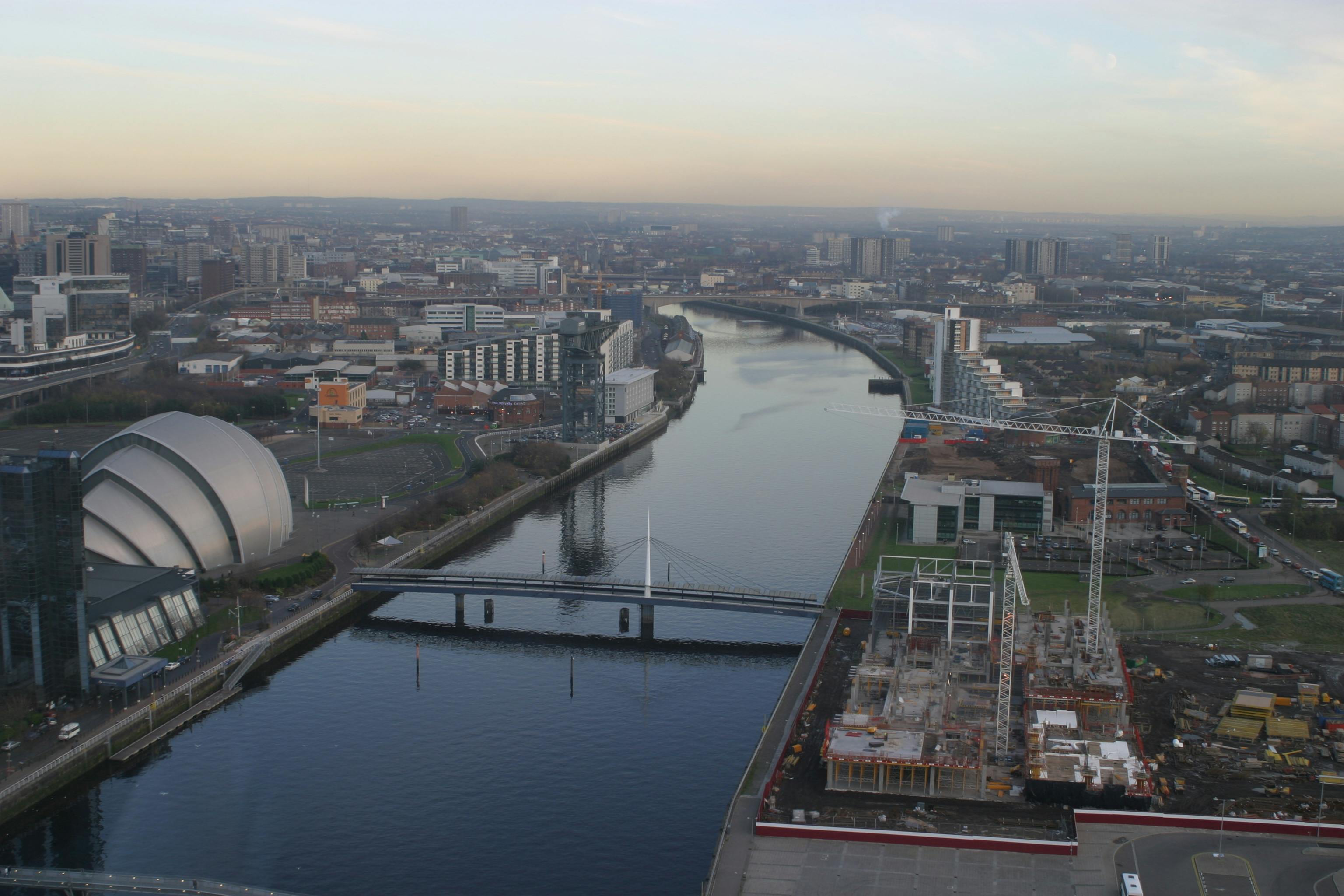 Scotland largest cities. Река Клайд. Глазго город. Метро Глазго. Glasgow International College.